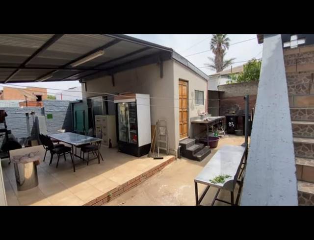 4 BEDROOM HOUSE FOR SALE IN CROSBY